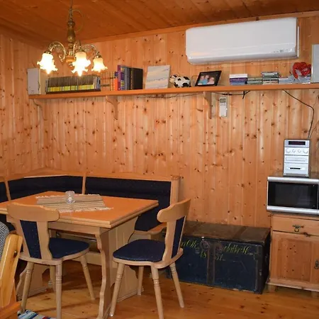 Semesterbostad Skogshytte